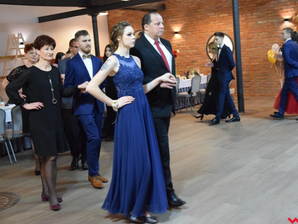 Uroczyście i kameralnie. Studniówka Zespołu Szkół Zawodowych nr 2