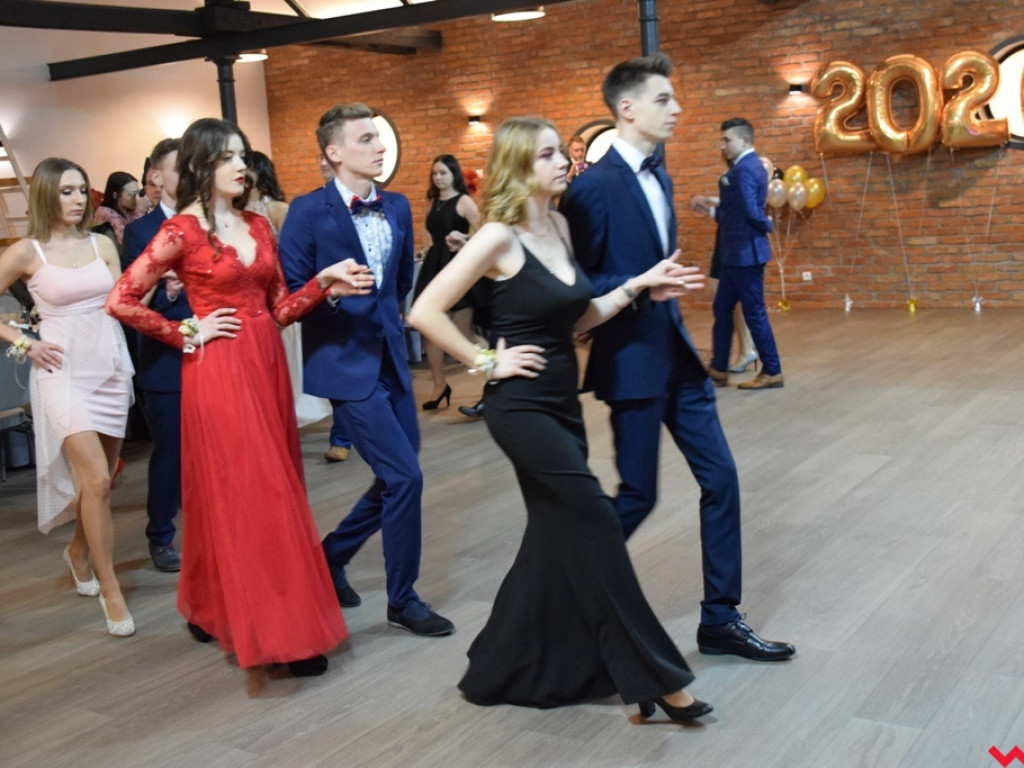 Uroczyście i kameralnie. Studniówka Zespołu Szkół Zawodowych nr 2