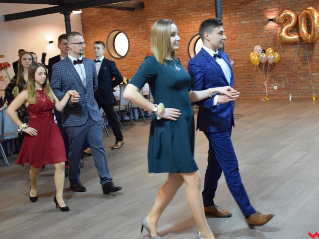 Uroczyście i kameralnie. Studniówka Zespołu Szkół Zawodowych nr 2