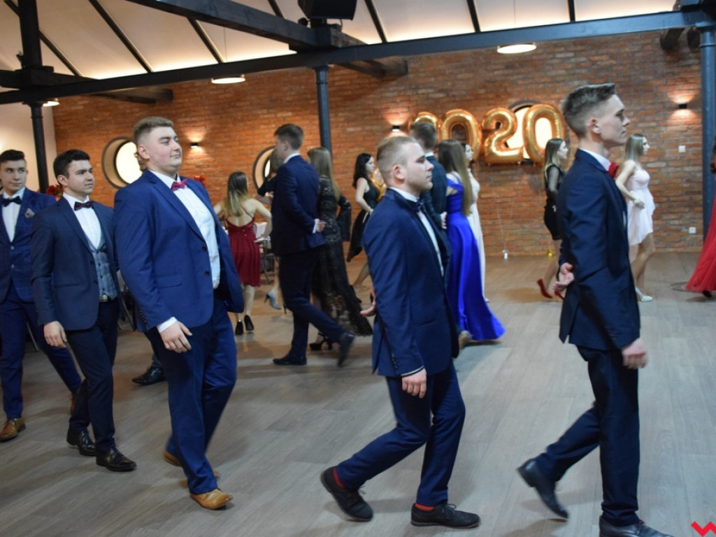 Uroczyście i kameralnie. Studniówka Zespołu Szkół Zawodowych nr 2