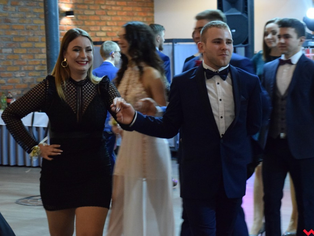 Uroczyście i kameralnie. Studniówka Zespołu Szkół Zawodowych nr 2