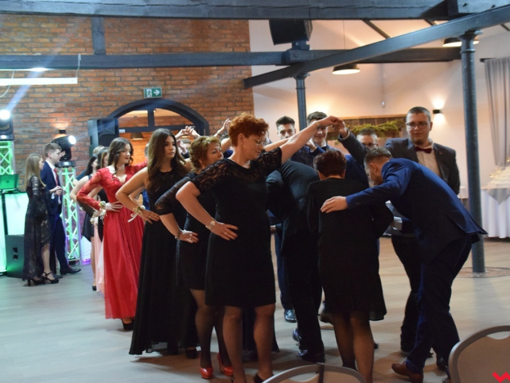 Uroczyście i kameralnie. Studniówka Zespołu Szkół Zawodowych nr 2