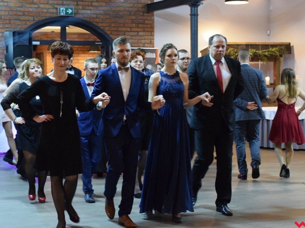 Uroczyście i kameralnie. Studniówka Zespołu Szkół Zawodowych nr 2