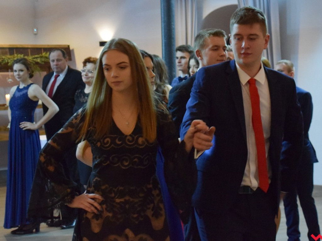 Uroczyście i kameralnie. Studniówka Zespołu Szkół Zawodowych nr 2