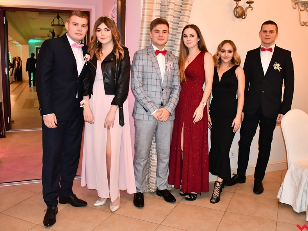 Poloneza czas zacząć! Pierwszy taki bal tegorocznych maturzystów z ZSTiO