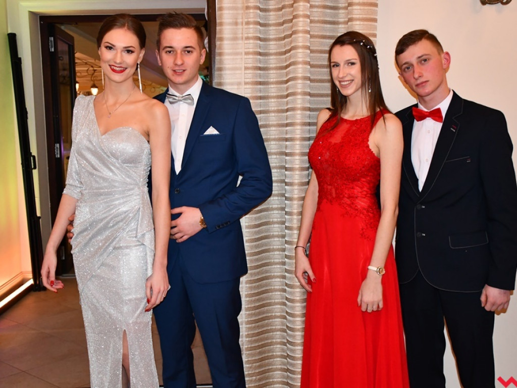 Poloneza czas zacząć! Pierwszy taki bal tegorocznych maturzystów z ZSTiO