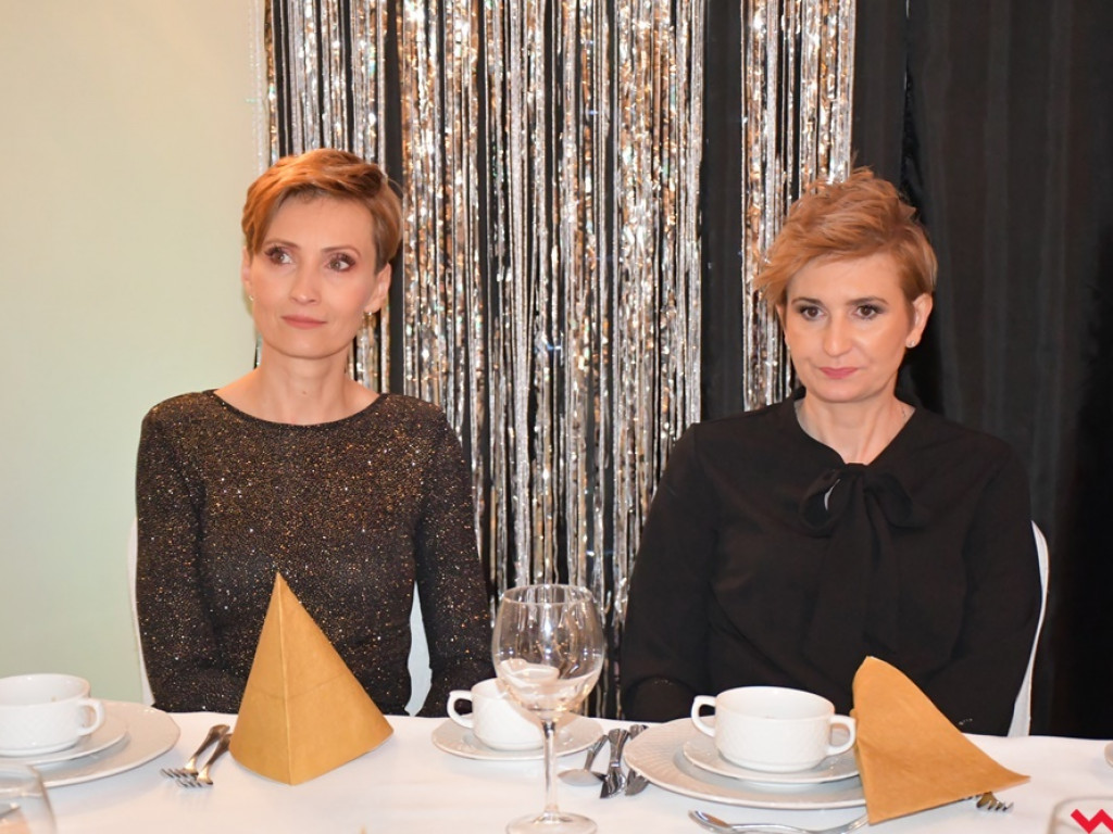 Poloneza czas zacząć! Pierwszy taki bal tegorocznych maturzystów z ZSTiO