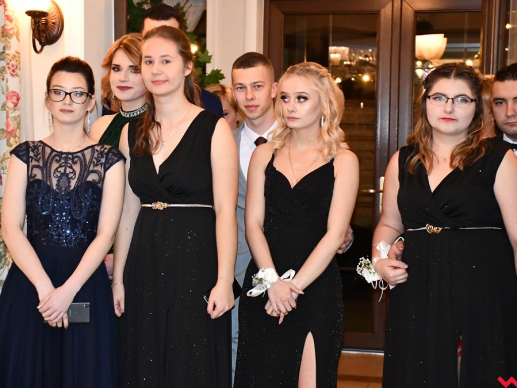 Poloneza czas zacząć! Pierwszy taki bal tegorocznych maturzystów z ZSTiO