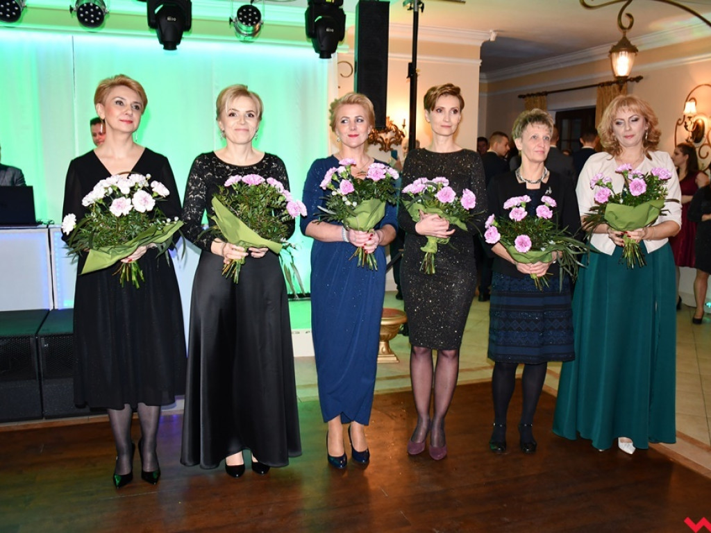 Poloneza czas zacząć! Pierwszy taki bal tegorocznych maturzystów z ZSTiO