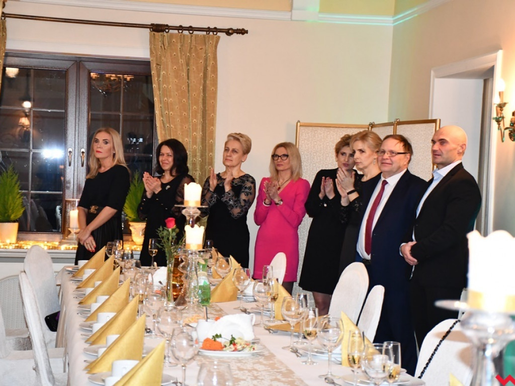 Poloneza czas zacząć! Pierwszy taki bal tegorocznych maturzystów z ZSTiO