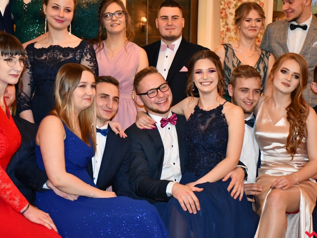 Poloneza czas zacząć! Pierwszy taki bal tegorocznych maturzystów z ZSTiO