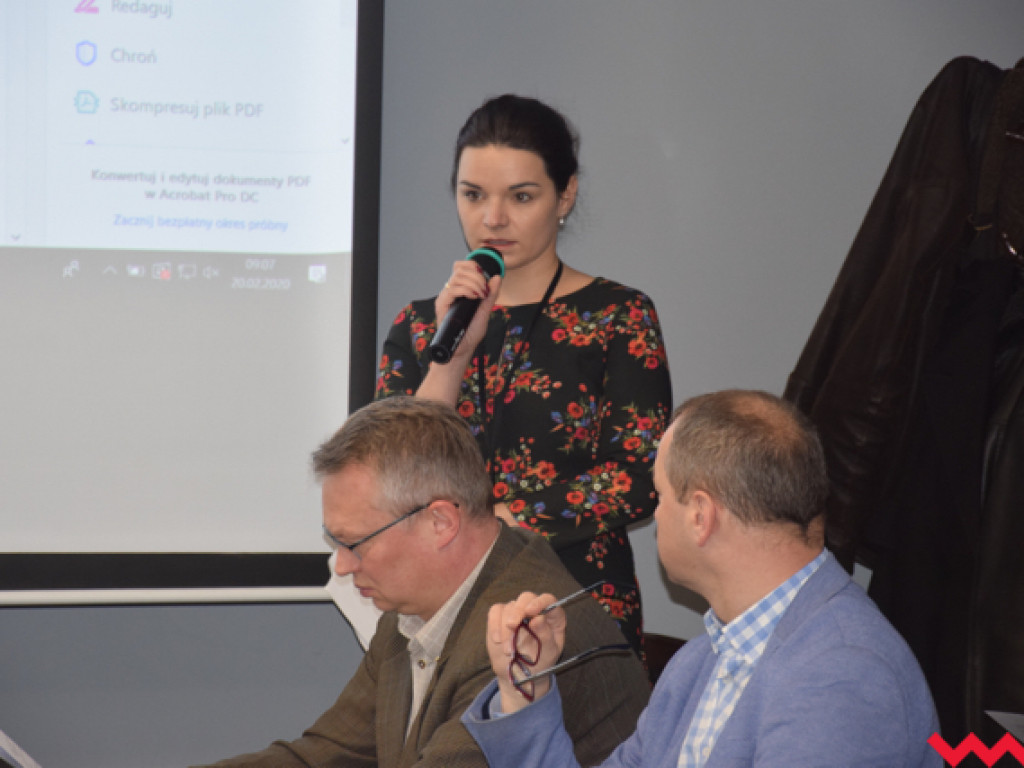 Nadzwyczajna sesja powiatowa w tłusty czwartek
