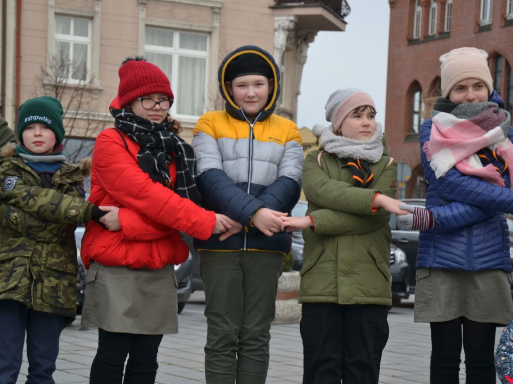 Harcerski żywioł na rynku z okazji Dnia Myśli Braterskiej