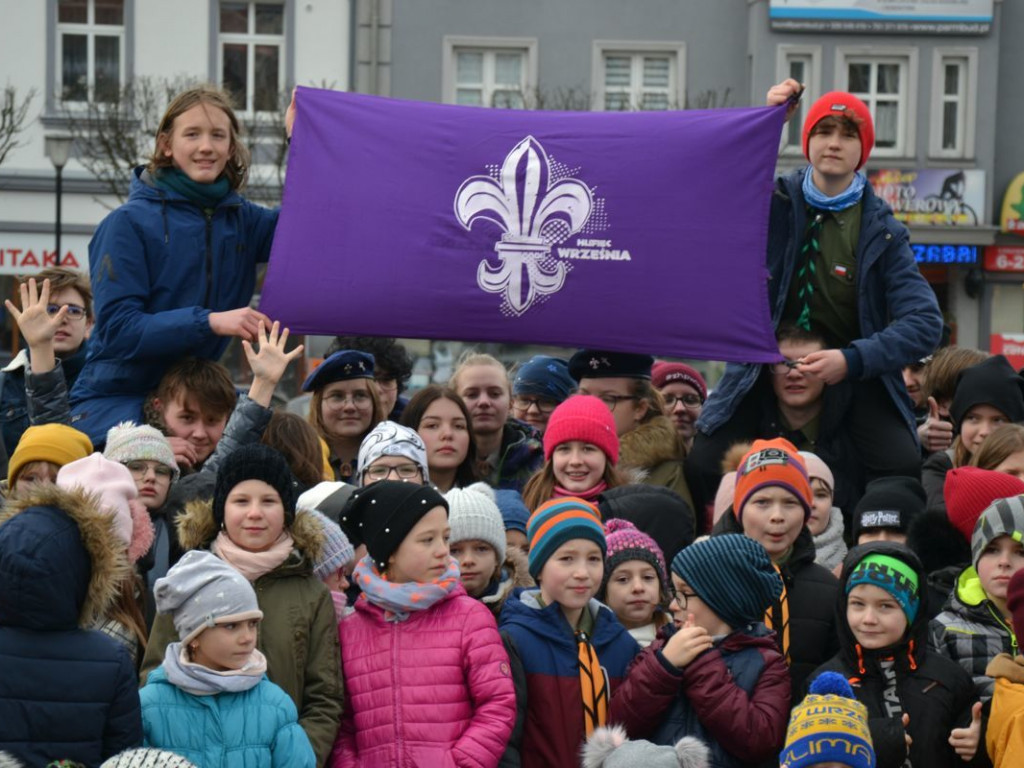 Harcerski żywioł na rynku z okazji Dnia Myśli Braterskiej