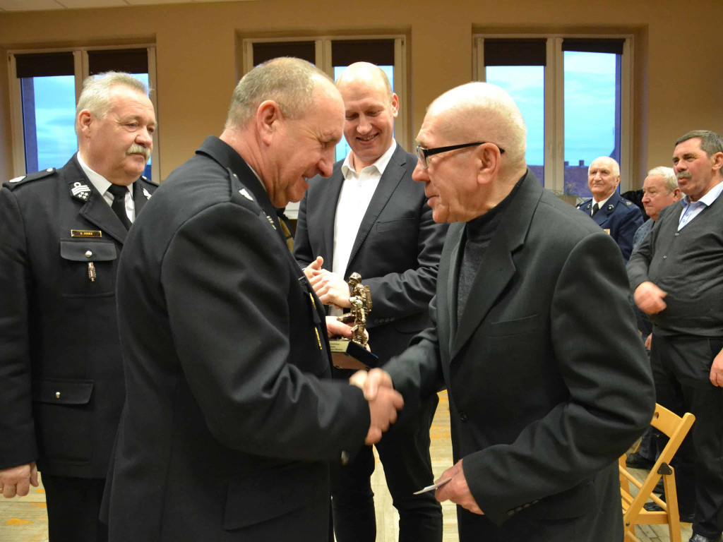 Garść pochwał i odznaczeń dla strażaków ochotników z Miłosławia