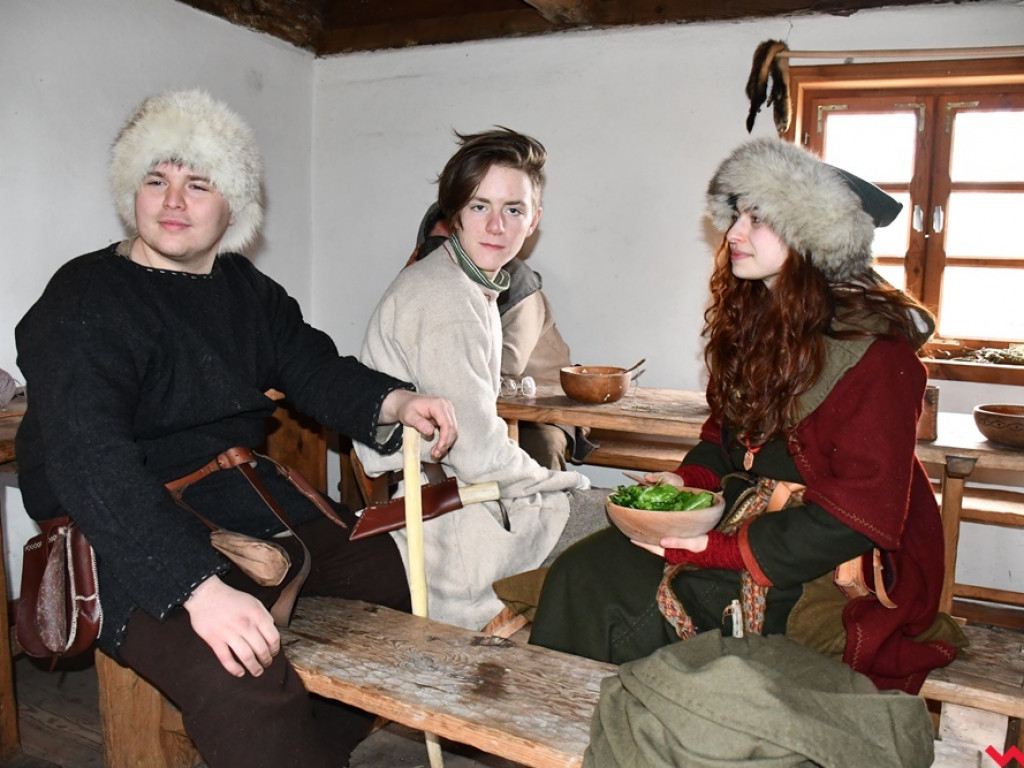 Zima w Grzybowie. Pół setki wojów i niewiast nie przestraszyło się chłodu