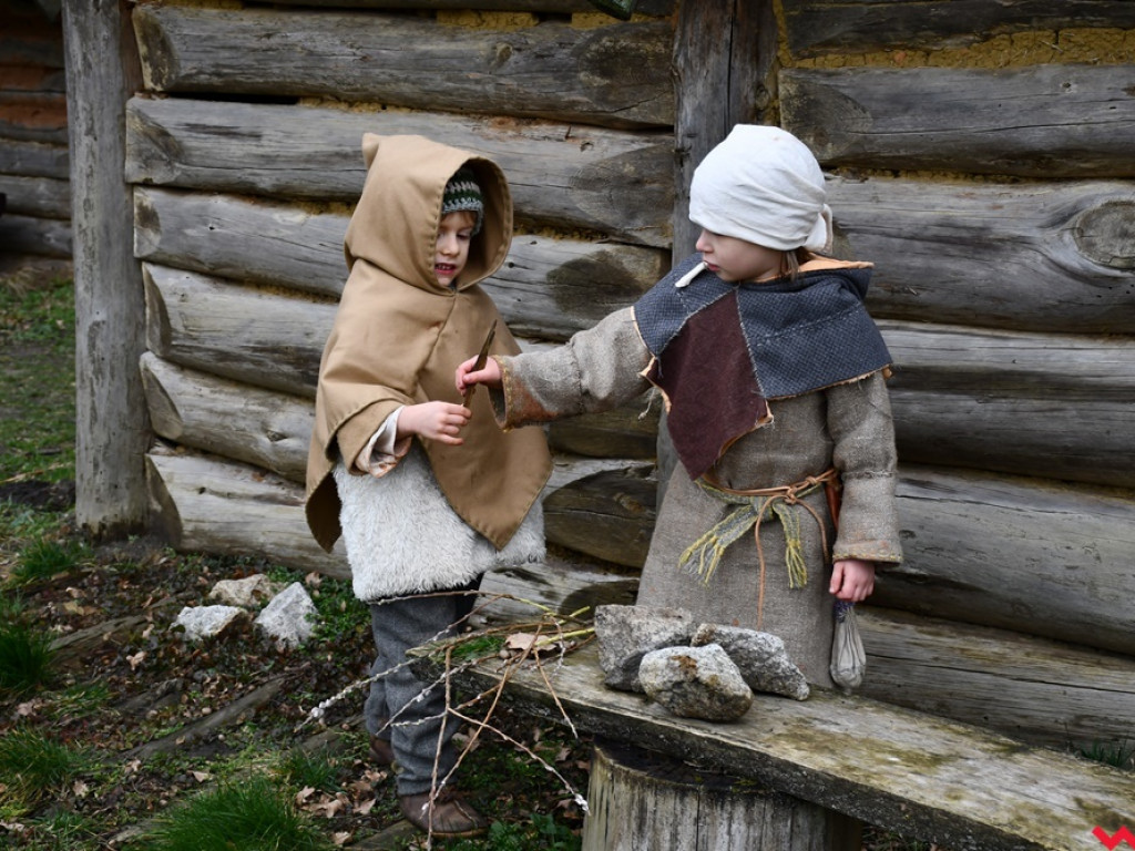 Zima w Grzybowie. Pół setki wojów i niewiast nie przestraszyło się chłodu