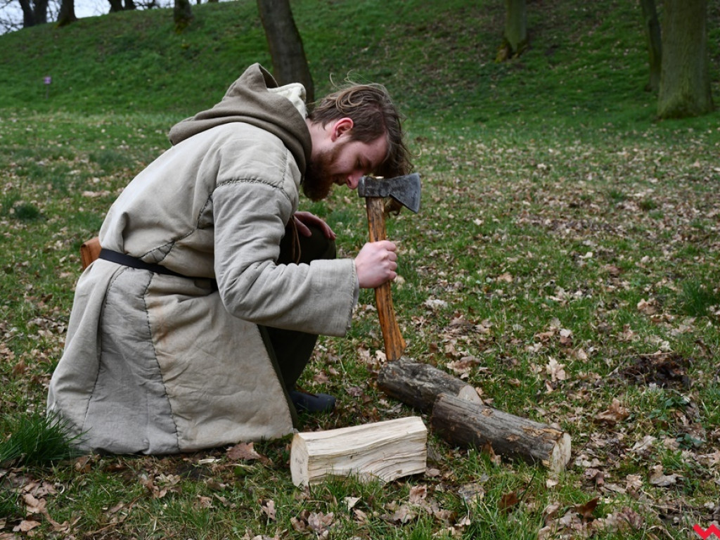 Zima w Grzybowie. Pół setki wojów i niewiast nie przestraszyło się chłodu