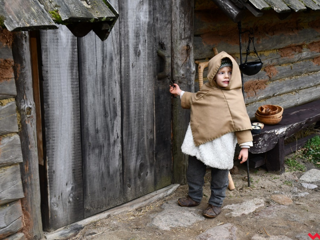 Zima w Grzybowie. Pół setki wojów i niewiast nie przestraszyło się chłodu