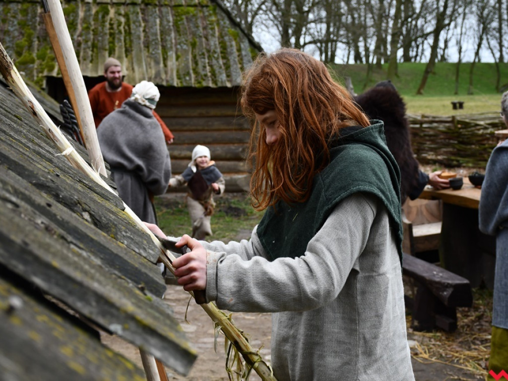 Zima w Grzybowie. Pół setki wojów i niewiast nie przestraszyło się chłodu