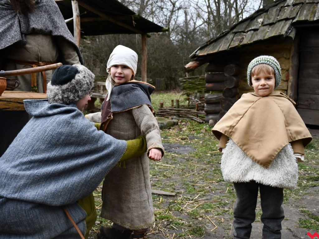 Zima w Grzybowie. Pół setki wojów i niewiast nie przestraszyło się chłodu