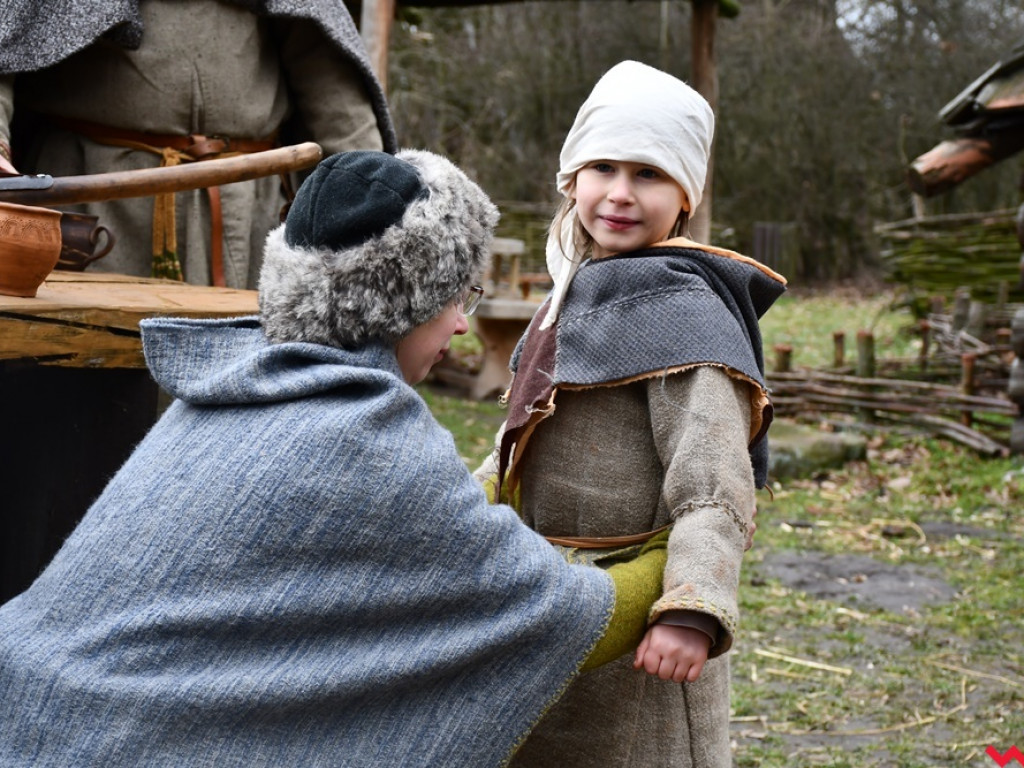 Zima w Grzybowie. Pół setki wojów i niewiast nie przestraszyło się chłodu