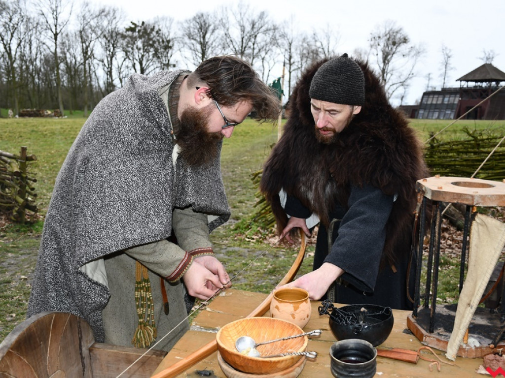 Zima w Grzybowie. Pół setki wojów i niewiast nie przestraszyło się chłodu