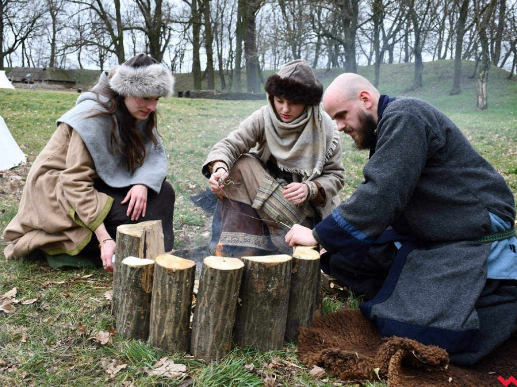 Zima w Grzybowie. Pół setki wojów i niewiast nie przestraszyło się chłodu