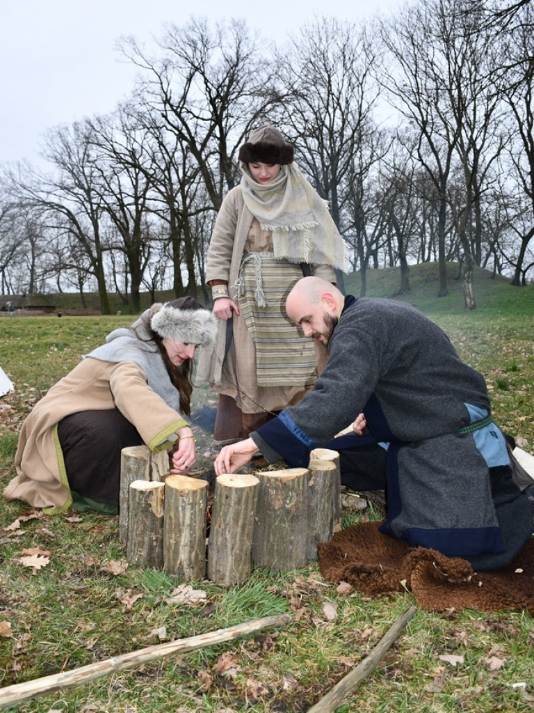 Zima w Grzybowie. Pół setki wojów i niewiast nie przestraszyło się chłodu