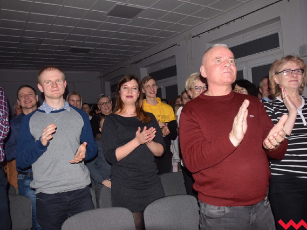 „Uwaga na amory” – spektakle nagrodzone owacjami na stojąco