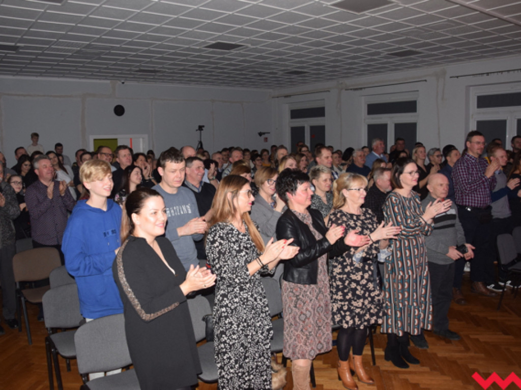 „Uwaga na amory” – spektakle nagrodzone owacjami na stojąco