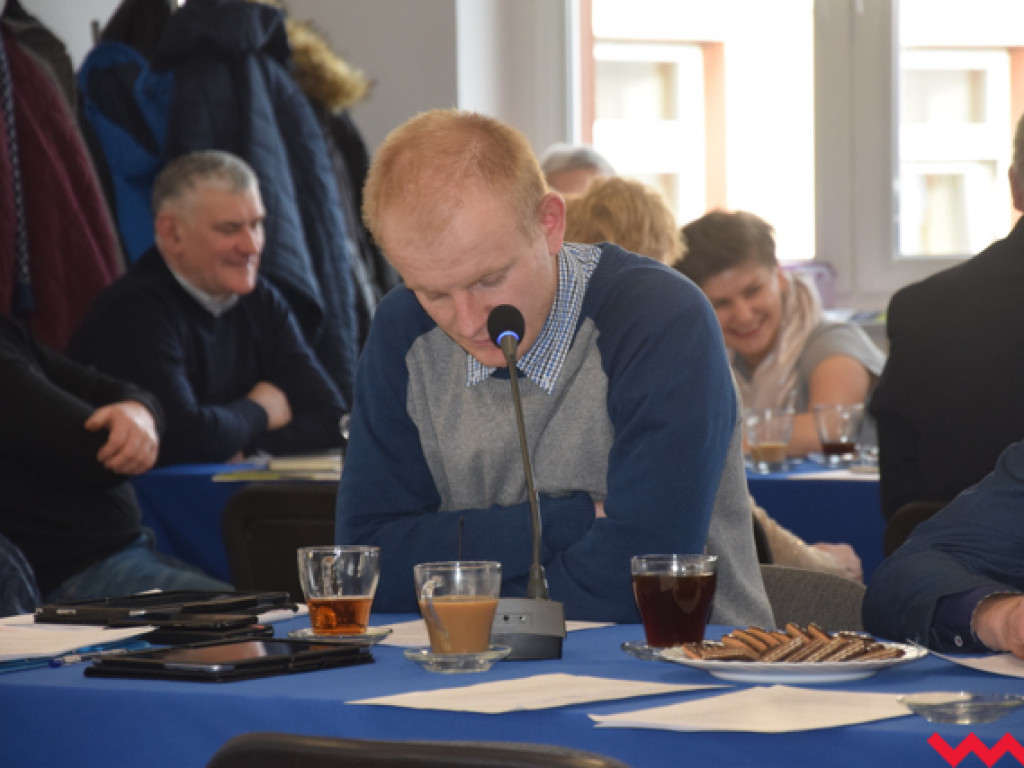 Wóz bojowy dla OSP Zieliniec i brakujący pojemnik w Krzywej Górze
