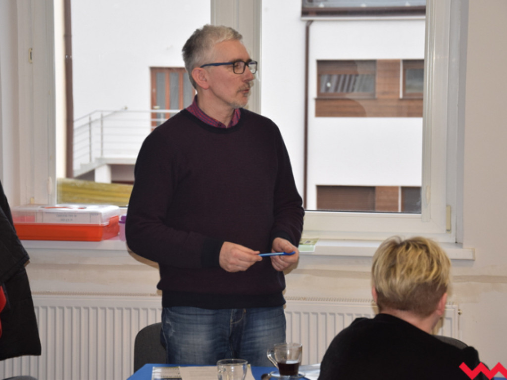 Wóz bojowy dla OSP Zieliniec i brakujący pojemnik w Krzywej Górze