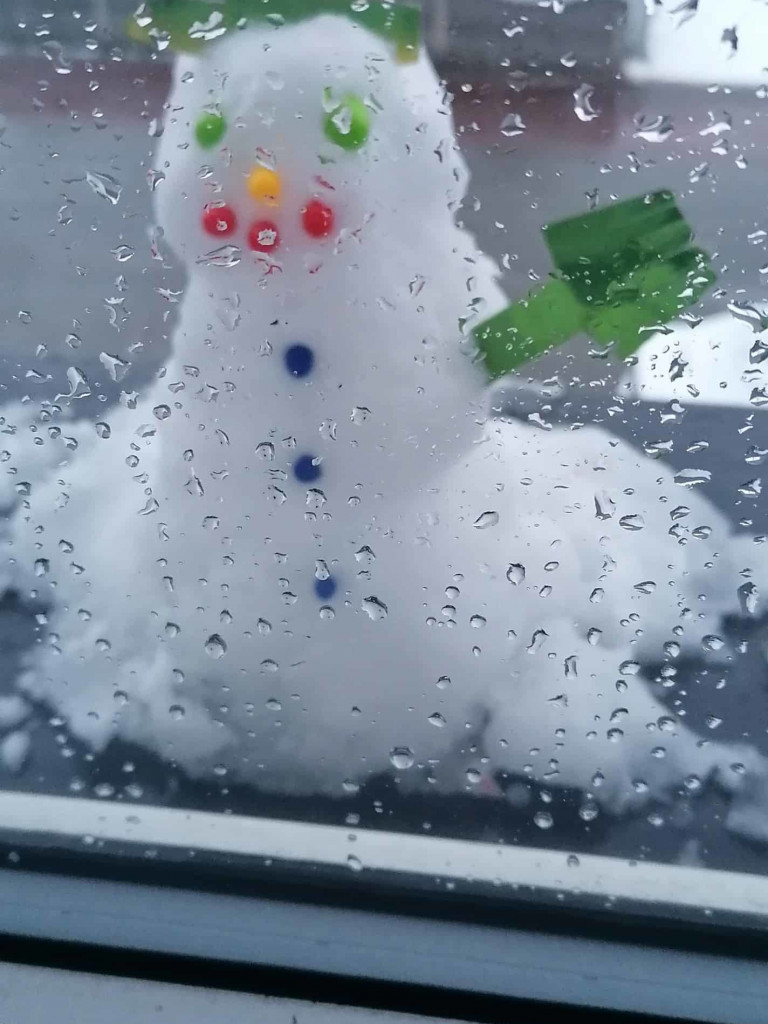 Spadł pierwszy śnieg. Dzieci w siódmym niebie