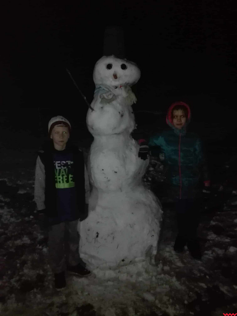 Spadł pierwszy śnieg. Dzieci w siódmym niebie