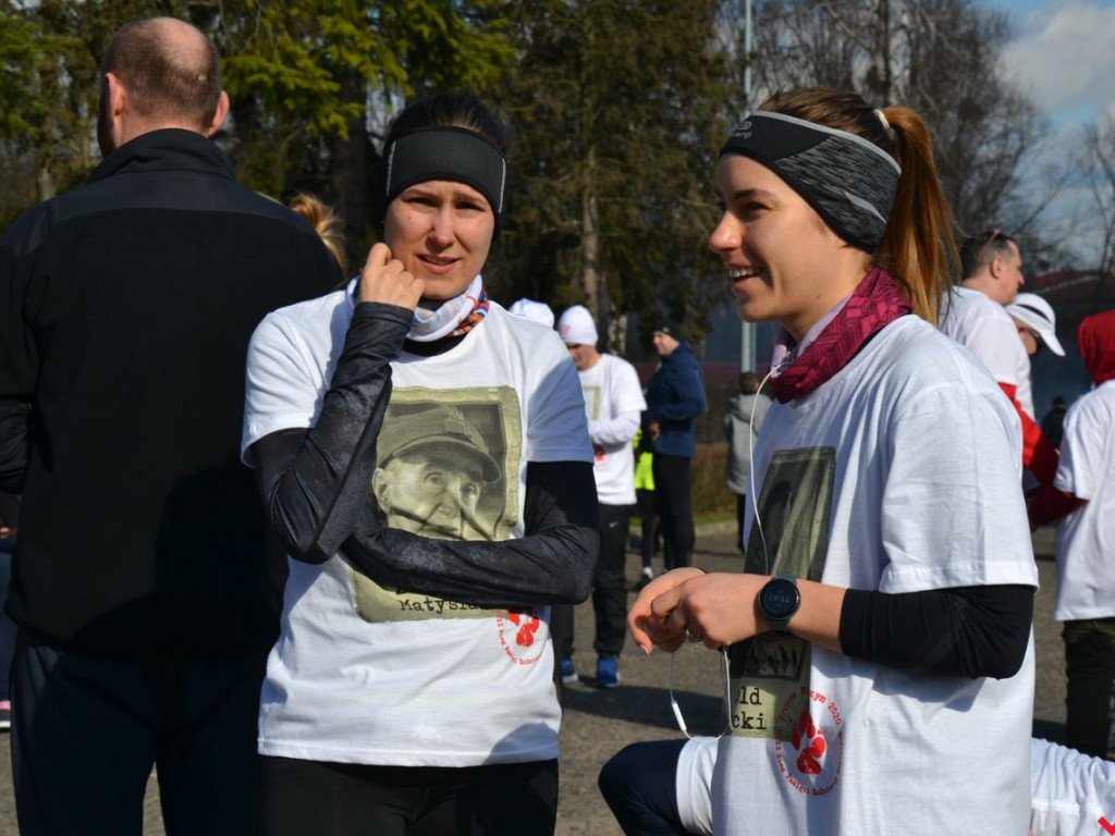Bieg Tropem Wilczym przerasta oczekiwania. Setki na trasie w hołdzie Wyklętym