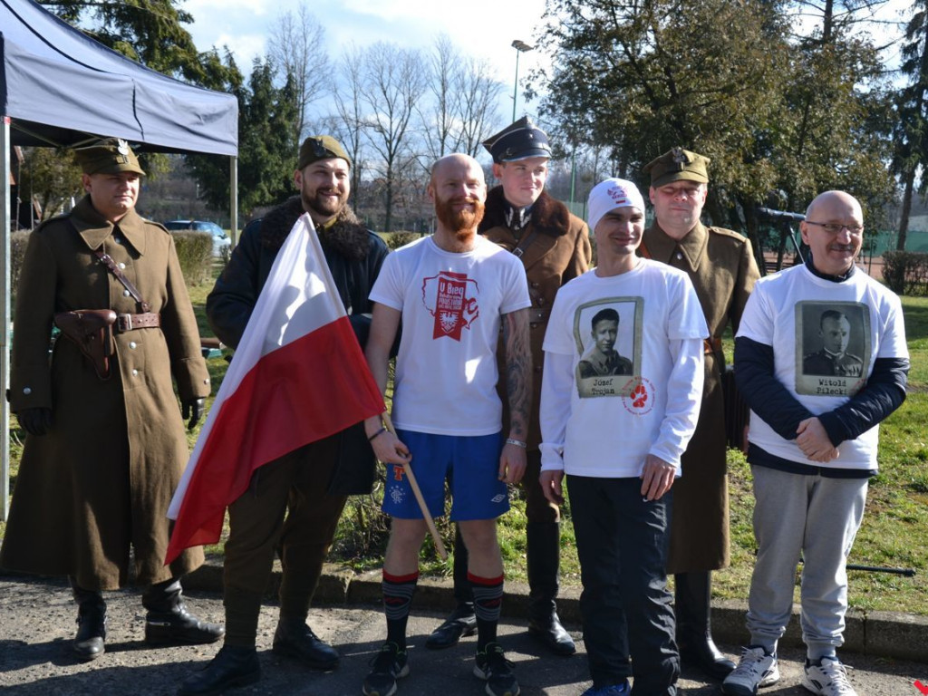 Bieg Tropem Wilczym przerasta oczekiwania. Setki na trasie w hołdzie Wyklętym