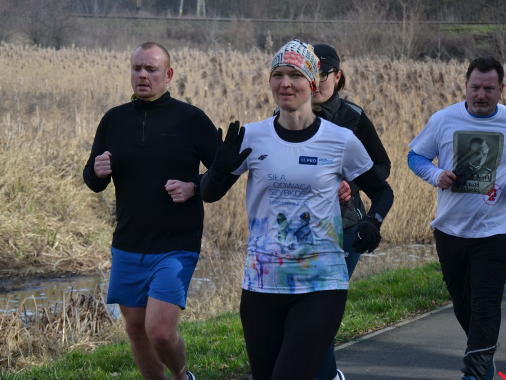 Bieg Tropem Wilczym przerasta oczekiwania. Setki na trasie w hołdzie Wyklętym