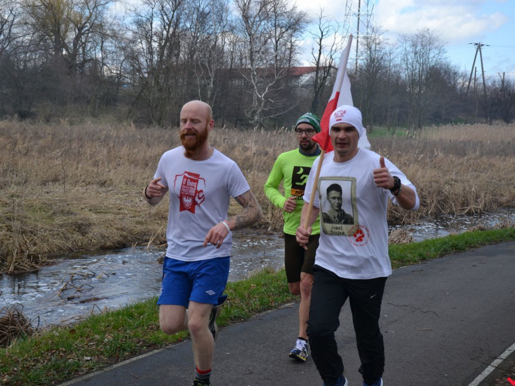 Bieg Tropem Wilczym przerasta oczekiwania. Setki na trasie w hołdzie Wyklętym