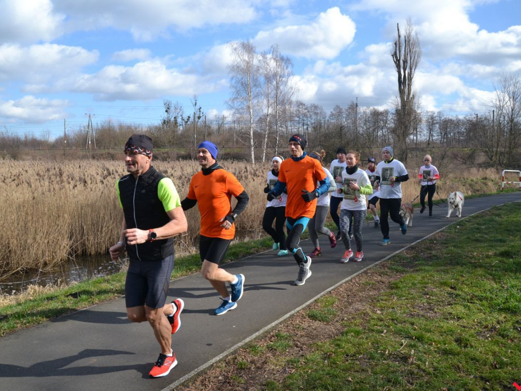 Bieg Tropem Wilczym przerasta oczekiwania. Setki na trasie w hołdzie Wyklętym