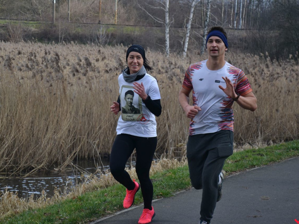 Bieg Tropem Wilczym przerasta oczekiwania. Setki na trasie w hołdzie Wyklętym