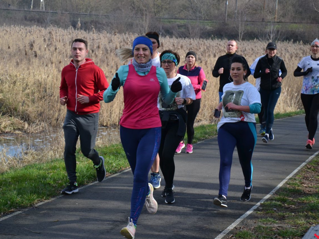 Bieg Tropem Wilczym przerasta oczekiwania. Setki na trasie w hołdzie Wyklętym