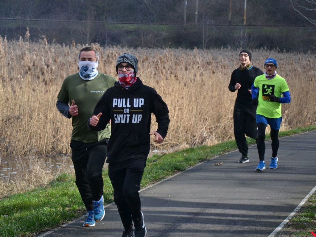 Bieg Tropem Wilczym przerasta oczekiwania. Setki na trasie w hołdzie Wyklętym