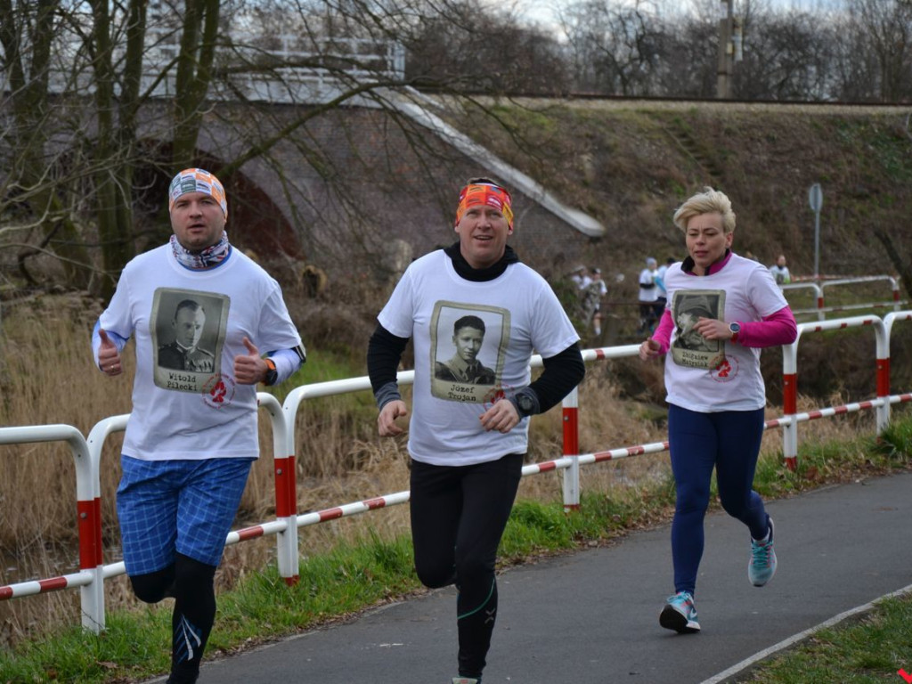 Bieg Tropem Wilczym przerasta oczekiwania. Setki na trasie w hołdzie Wyklętym