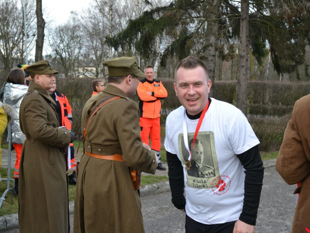 Bieg Tropem Wilczym przerasta oczekiwania. Setki na trasie w hołdzie Wyklętym