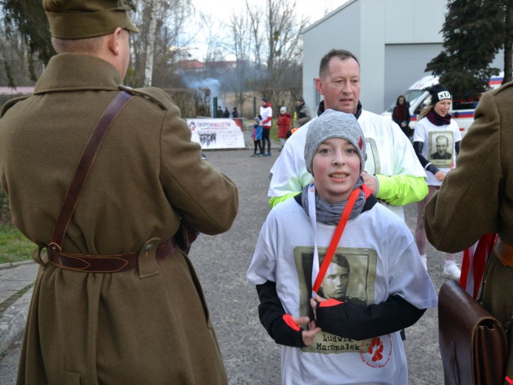 Bieg Tropem Wilczym przerasta oczekiwania. Setki na trasie w hołdzie Wyklętym