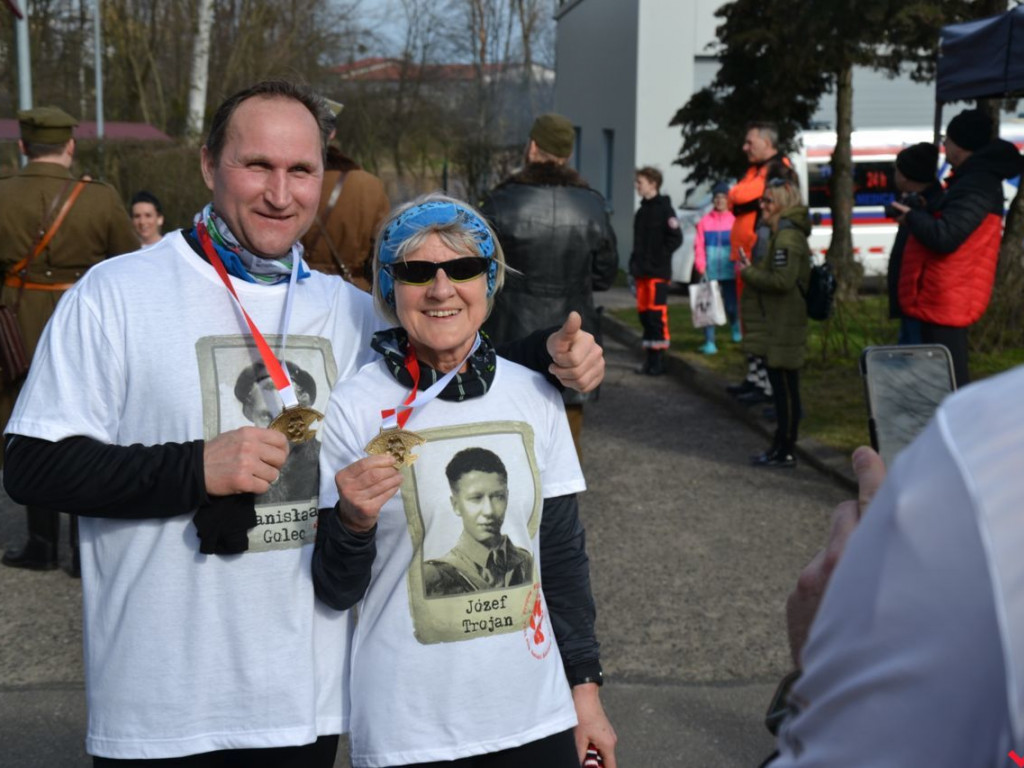 Bieg Tropem Wilczym przerasta oczekiwania. Setki na trasie w hołdzie Wyklętym