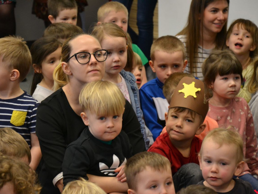 Rozśpiewany Dzień Kobiet i otwarcie groty solnej w przedszkolu „Bajka”