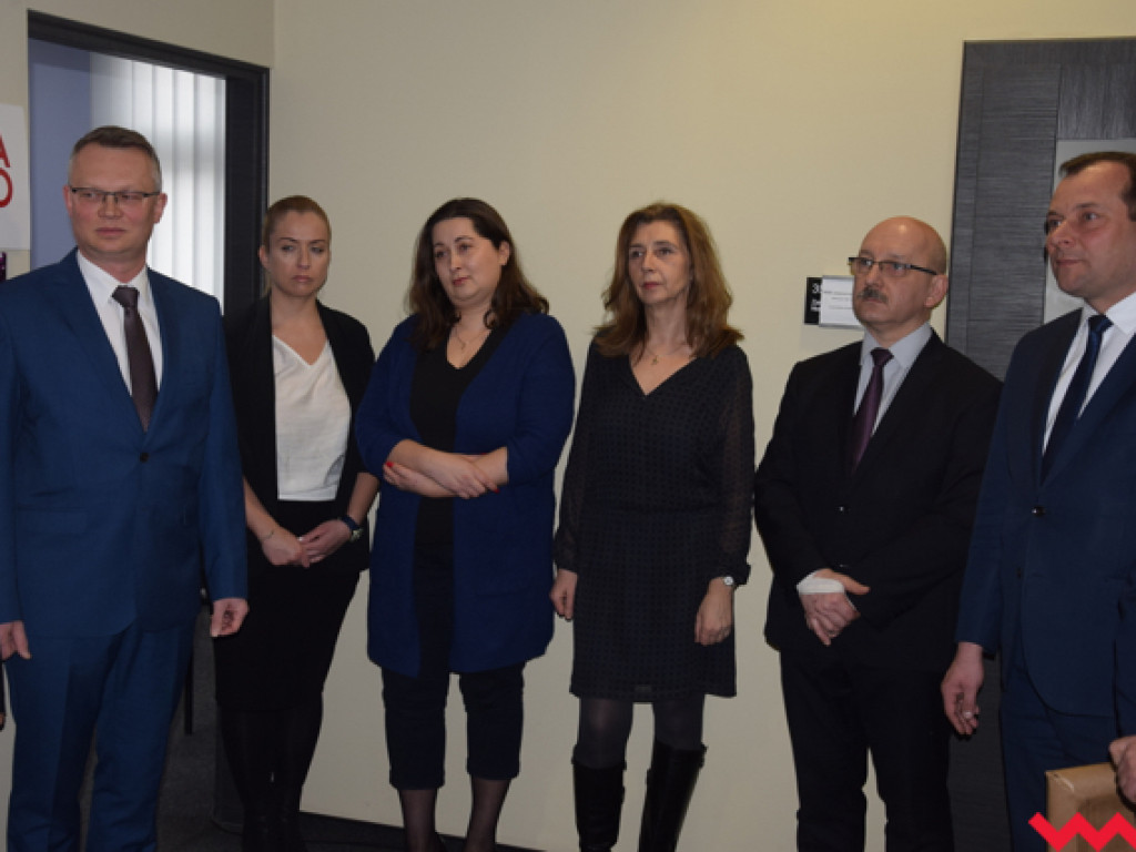 Były wojewoda Zbigniew Hoffmann otworzył biuro poselskie we Wrześni