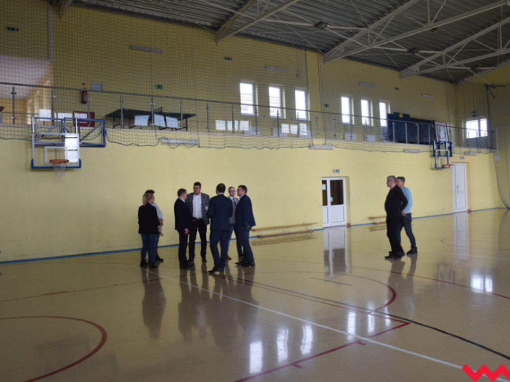 Przepraszam, czy tu biją? Wyjazdowe posiedzenie komisji edukacji
